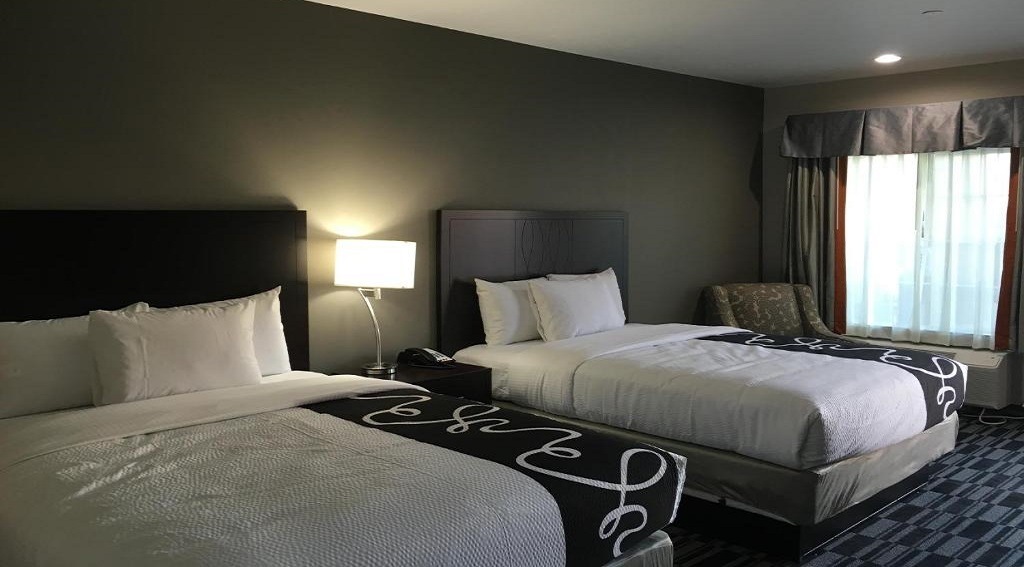 Catoosa Inn & Suites - Two Double Bedroom-1