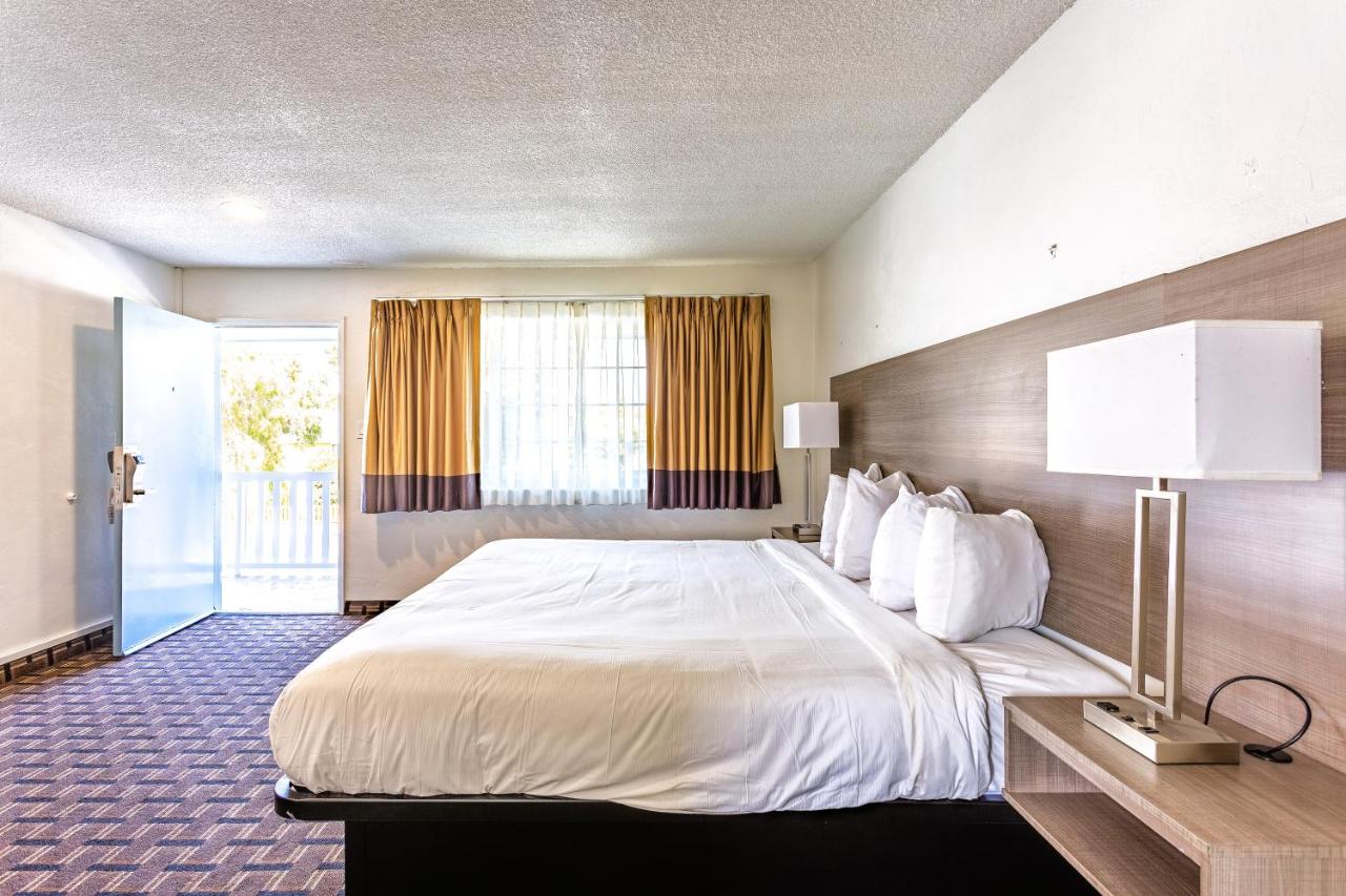 Coastal Breeze Inn Morro Bay - Single Bedroom-7