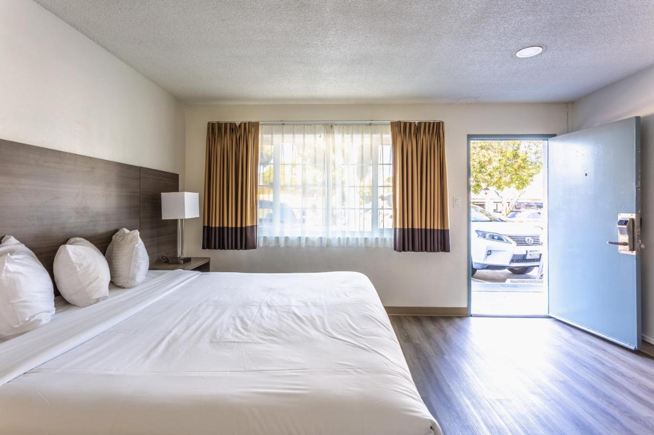 Coastal Breeze Inn Morro Bay - Single Bedroom-5
