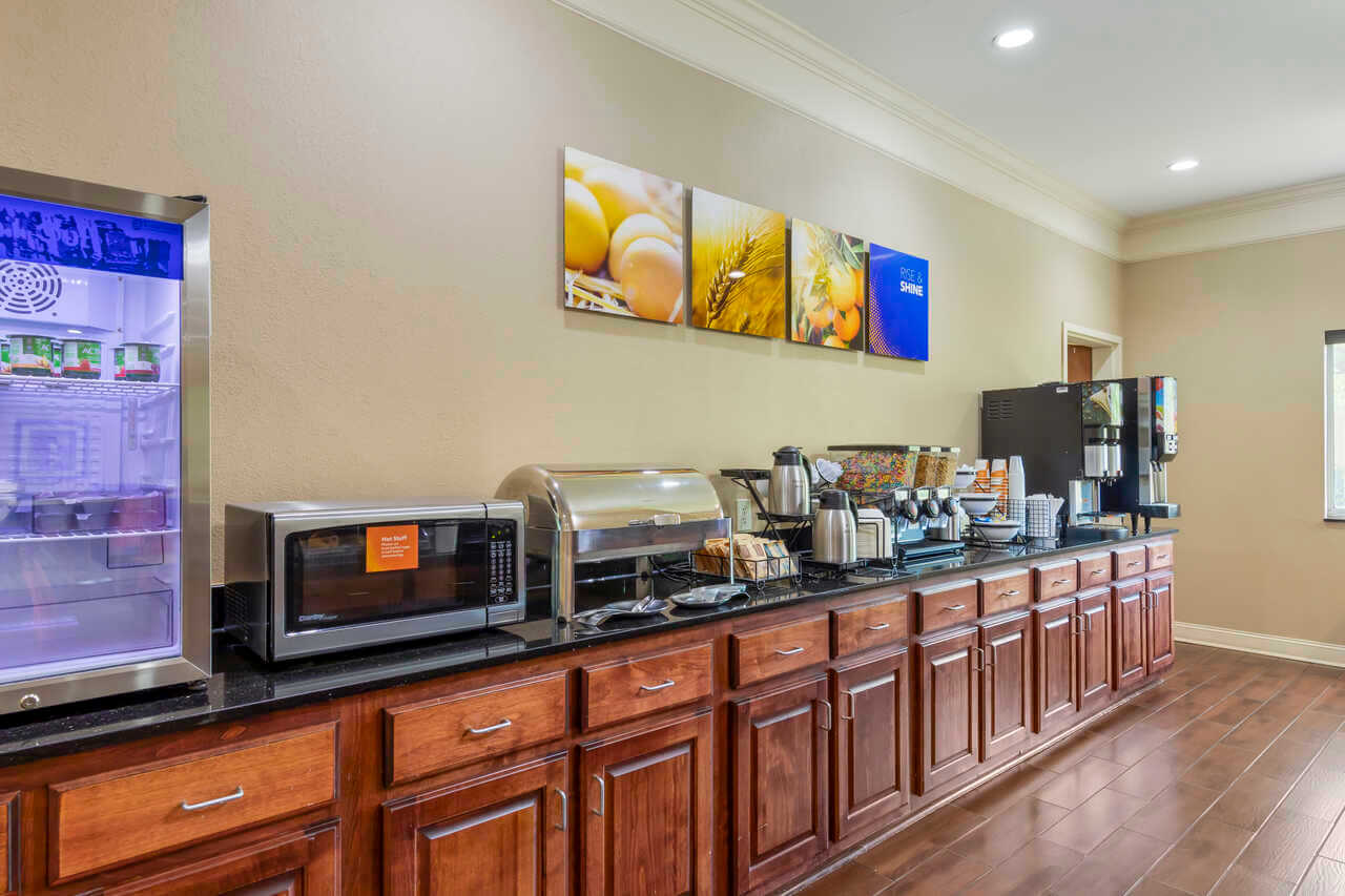 Comfort Inn Huntsville Alabama - Breakfast Area-1