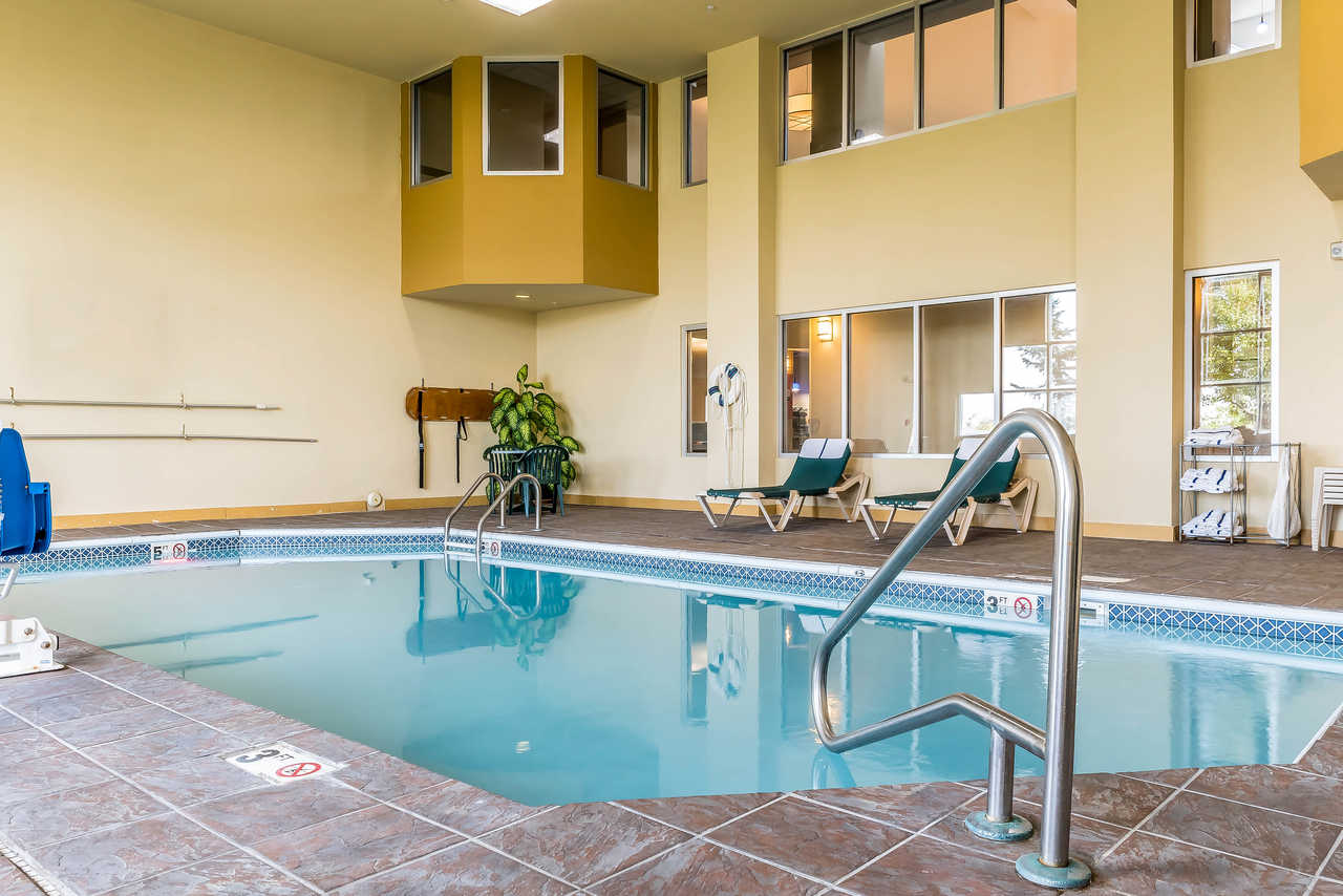 Comfort Suites Springfield - Indoor Pool-1