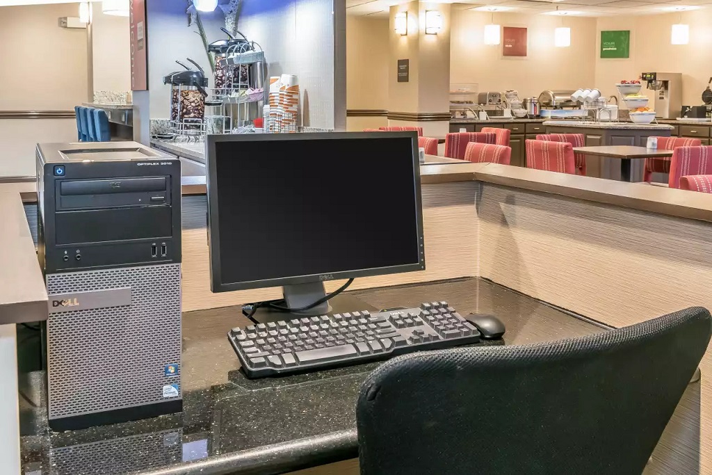 Comfort Suites Springfield - Business-center