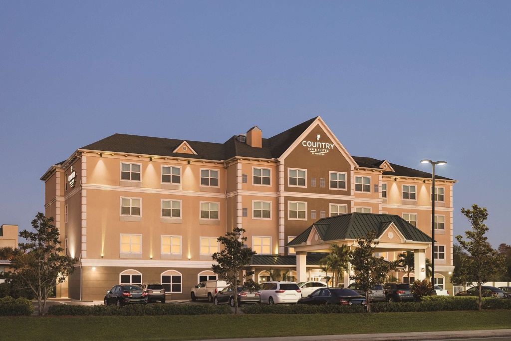 Country Inn & Suites by Radisson, Tampa Airport North - Exterior-3