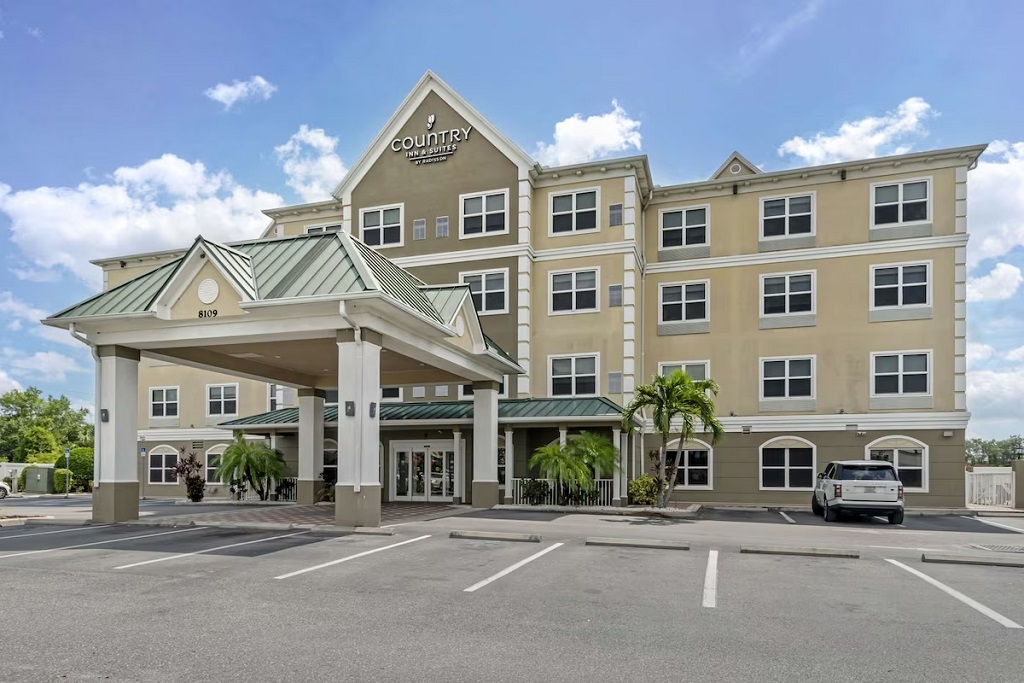 Country Inn & Suites by Radisson, Tampa Airport North - Exterior-2