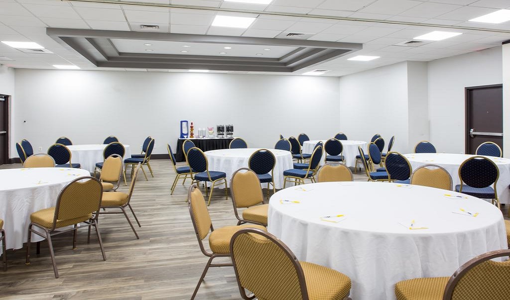 Days Inn and Suites Orlando Airport - Dining Area