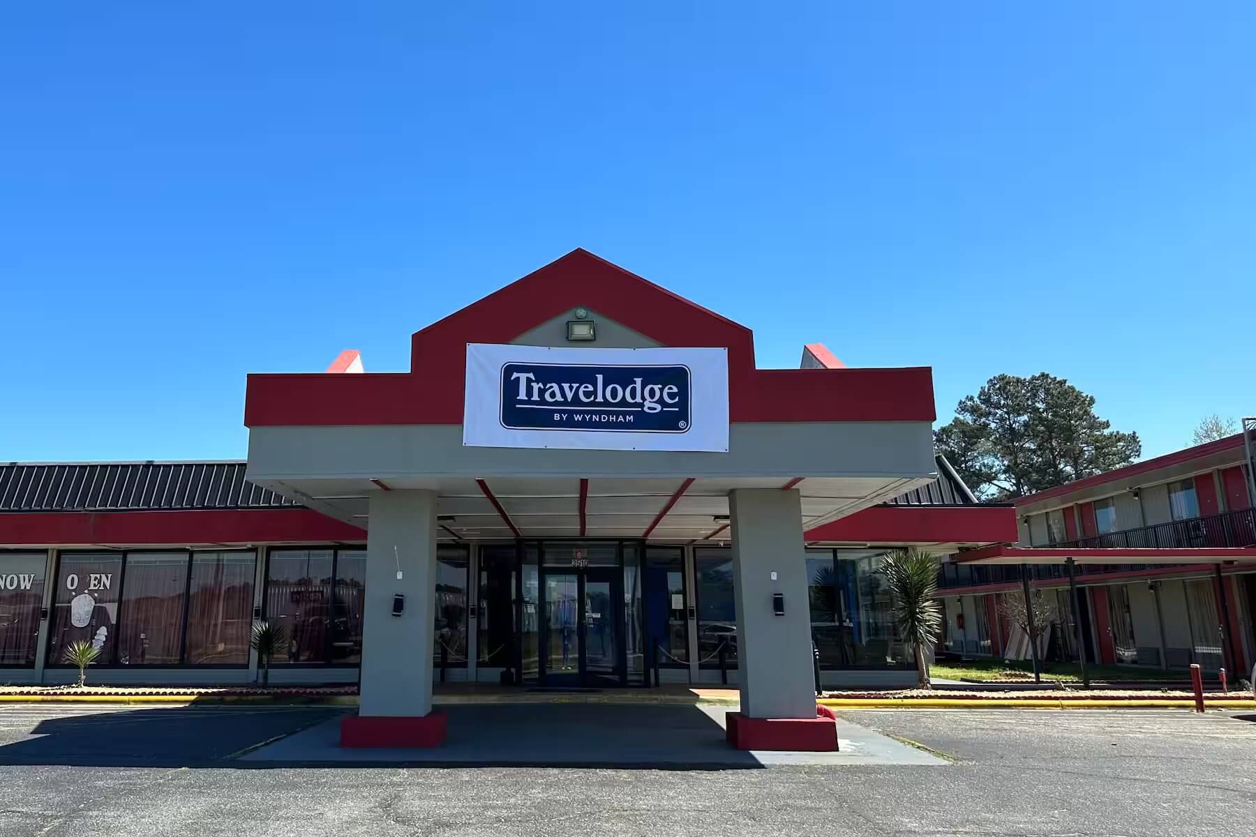 Travelodge Lumberton - Exterior-2