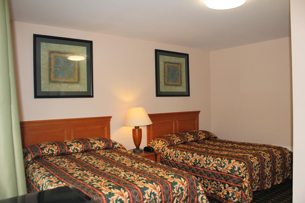 Driftwood Inn - Double Beds Room-1