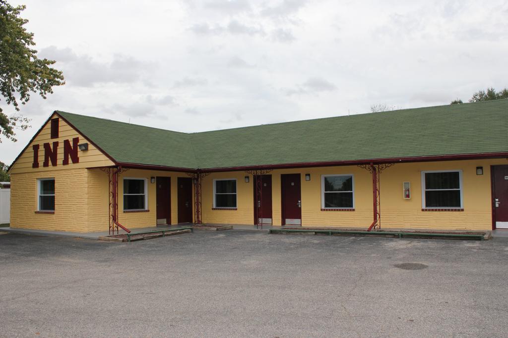 Driftwood Inn - Hotel Exterior -1