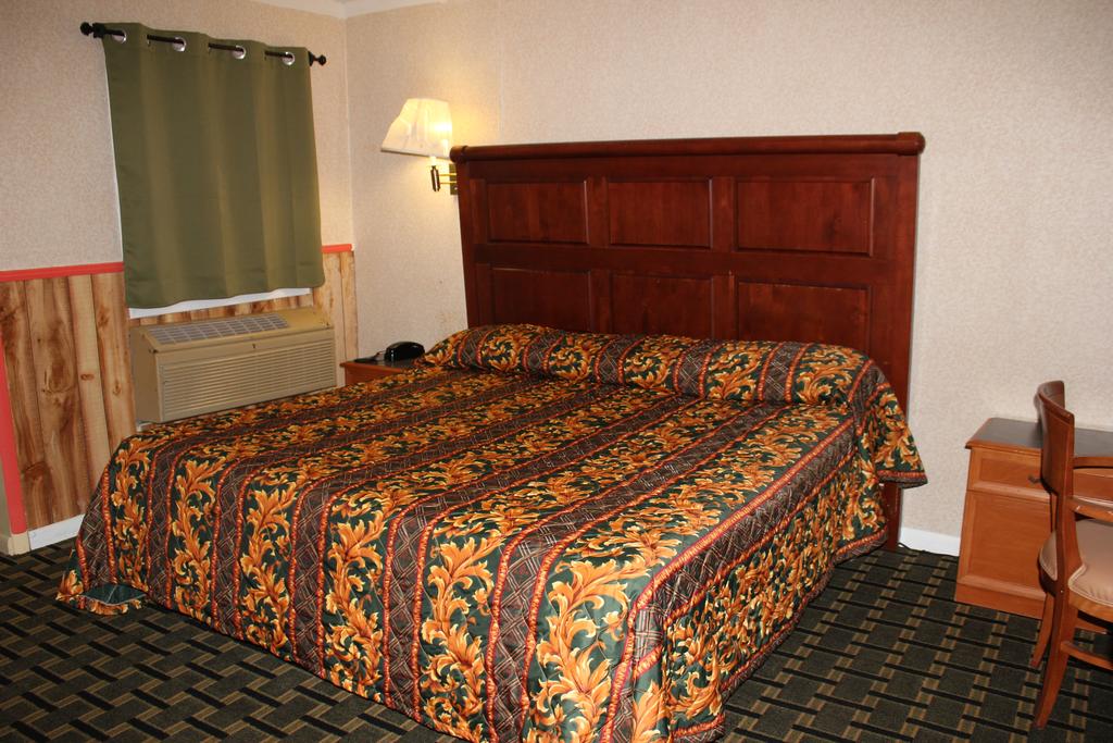 Driftwood Inn - Single Bed Room-5