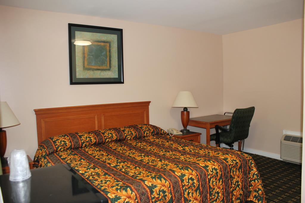 Driftwood Inn - Single Bed Room-4