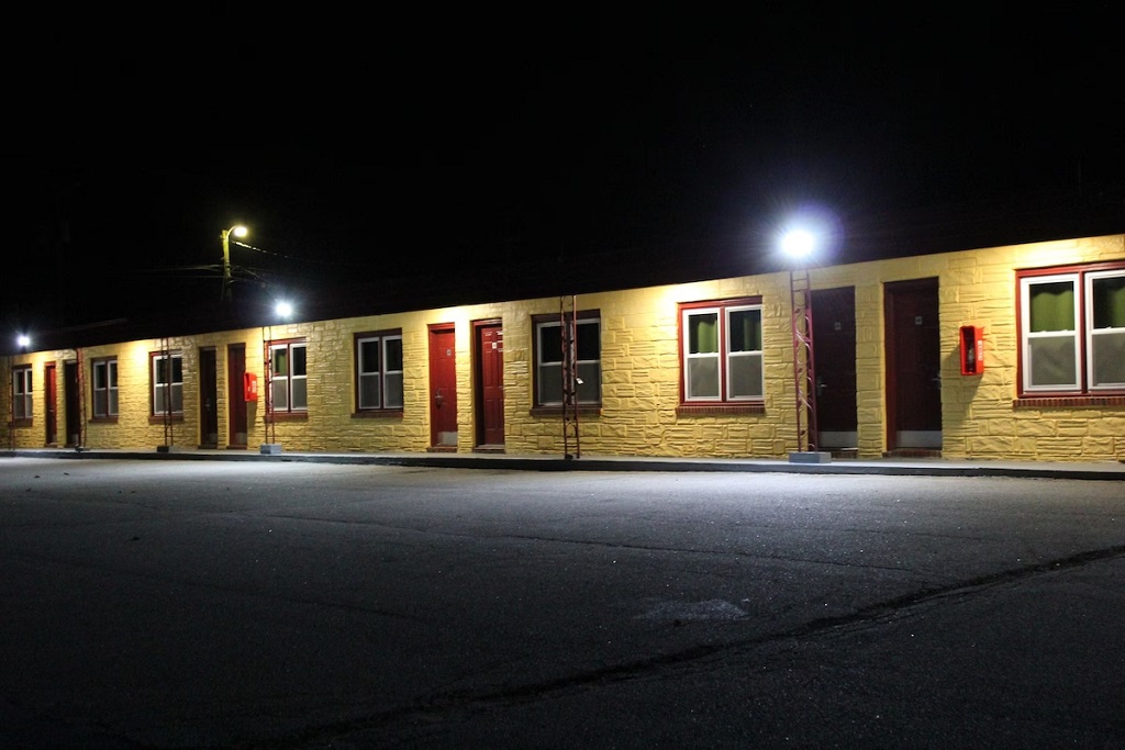 Driftwood Inn - Evening night-1