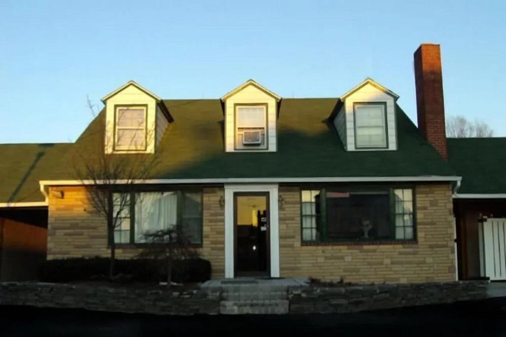 Driftwood Inn - Hotel Exterior - 4