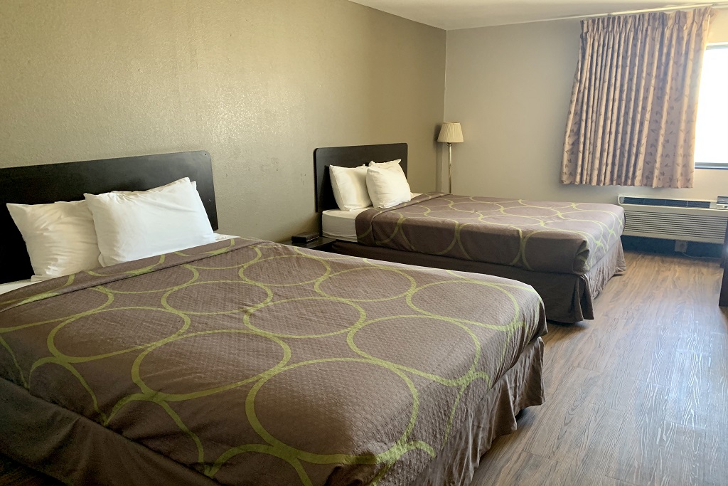 Econo Inn Columbus - Double Beds Room-1