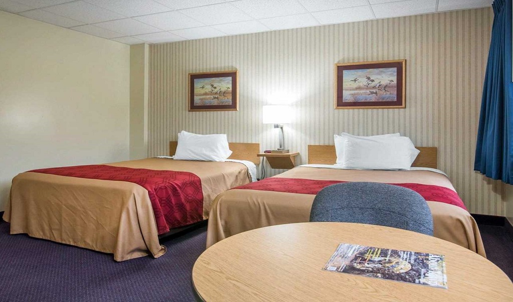 Econo Lodge Manchester - Double Beds Room-1