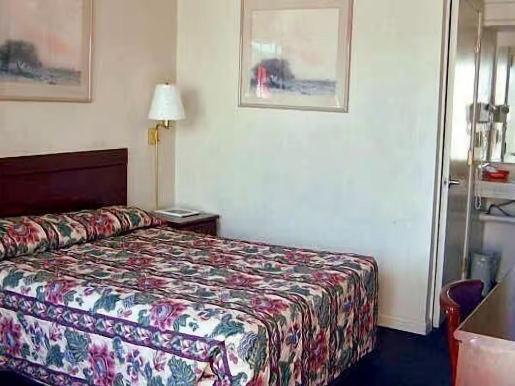 Economy Inn Seaside - Single Bed Room-3