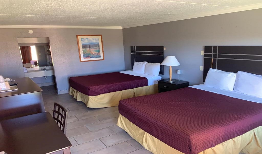Executive Inn & Suites Beeville - Double Beds Room-2