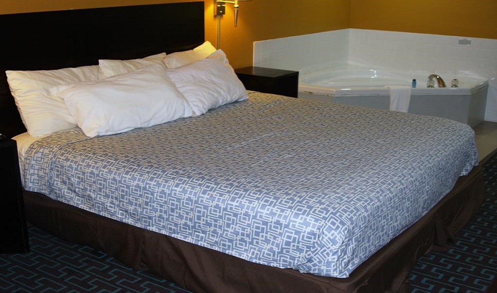 Express Inn and Suites Trion - Single Bed with Tab