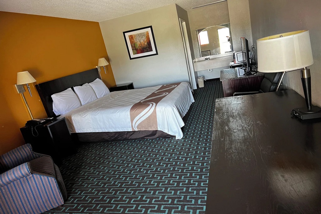 Express Inn and Suites Trion - Single Bed-3