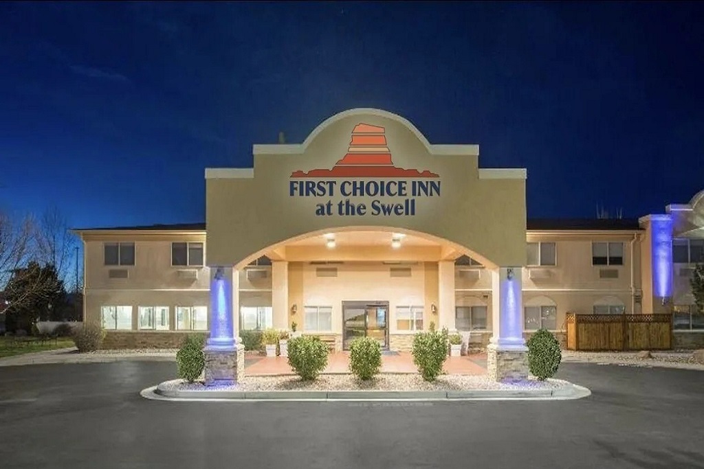 First Choice Inns at the Swell - Exterior