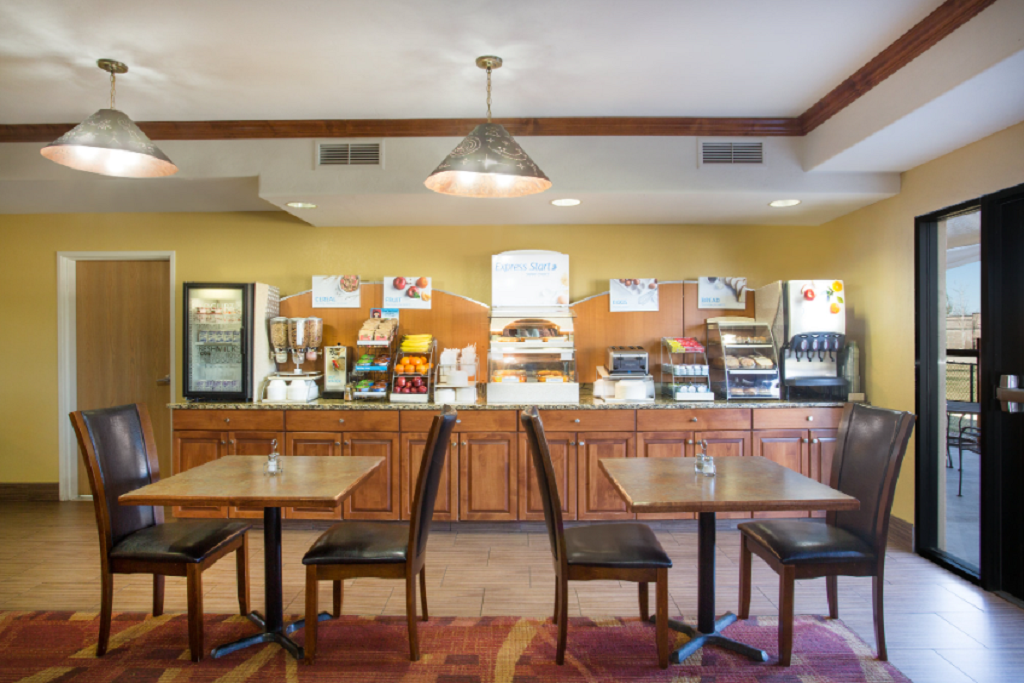First Choice Inns at the Swell - Breakfast Area