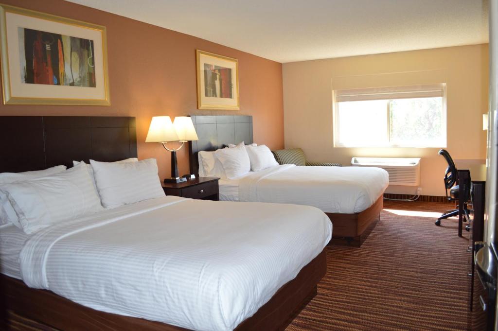 First Choice Inns at the Swell - Double Bedroom-3