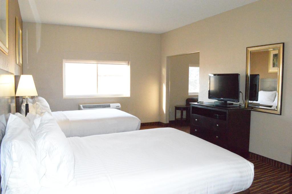 First Choice Inns at the Swell - Double Bedroom-1