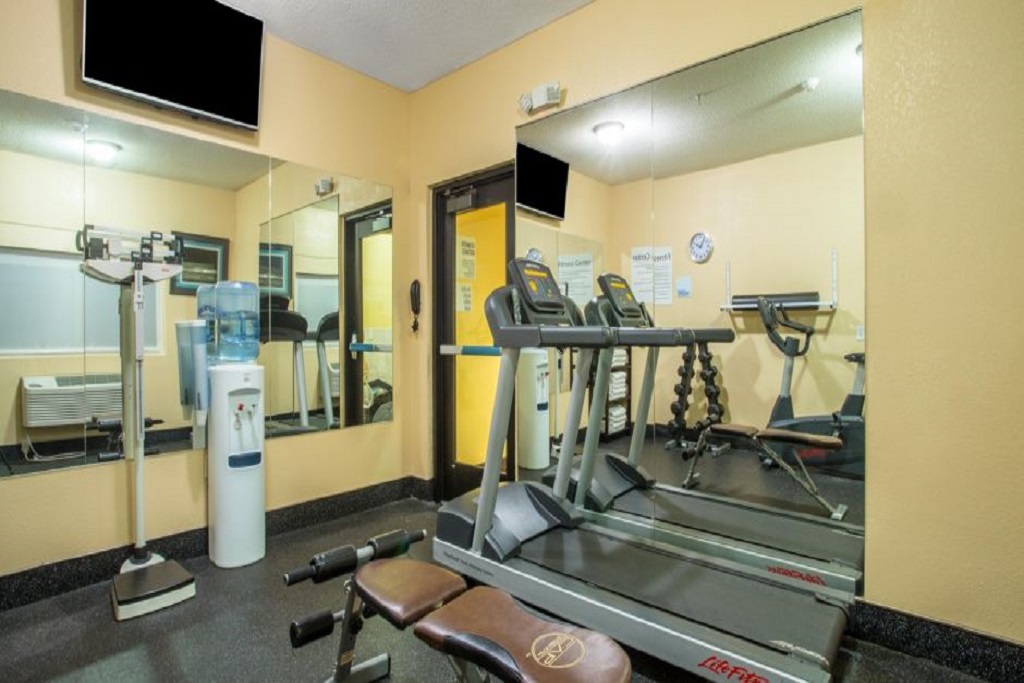First Choice Inns at the Swell - Fitness Area