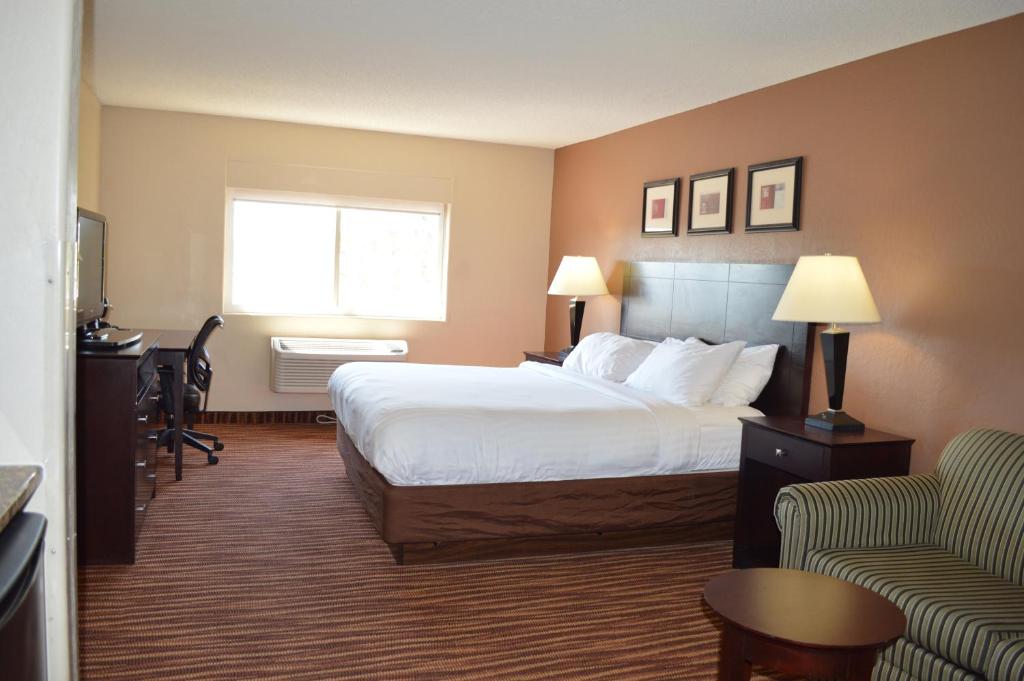 First Choice Inns at the Swell - Single Bedroom-3