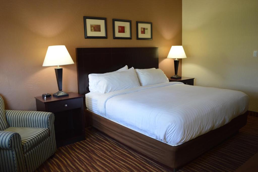 First Choice Inns at the Swell - Single Bedroom-2