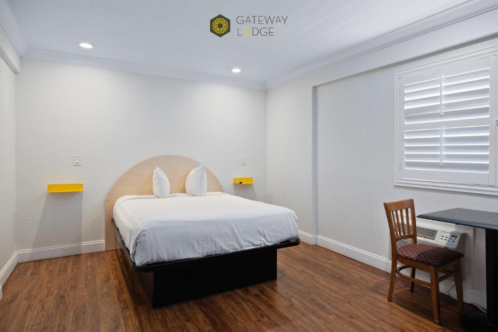 Gateway Lodge - Single Bedroom-6