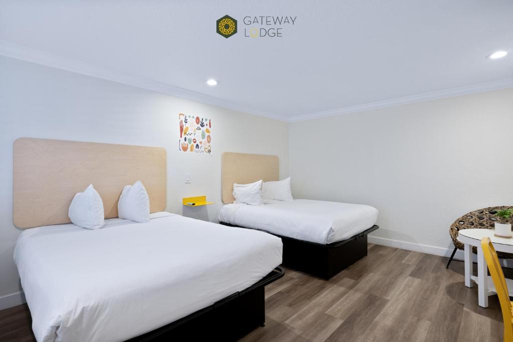 Gateway Lodge - Two Double Bedroom-2