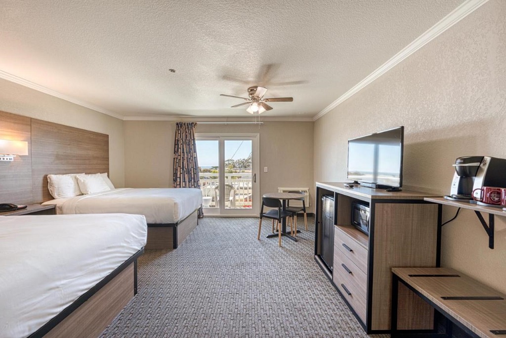 Harbor House Inn - Two Double Bedroom-5