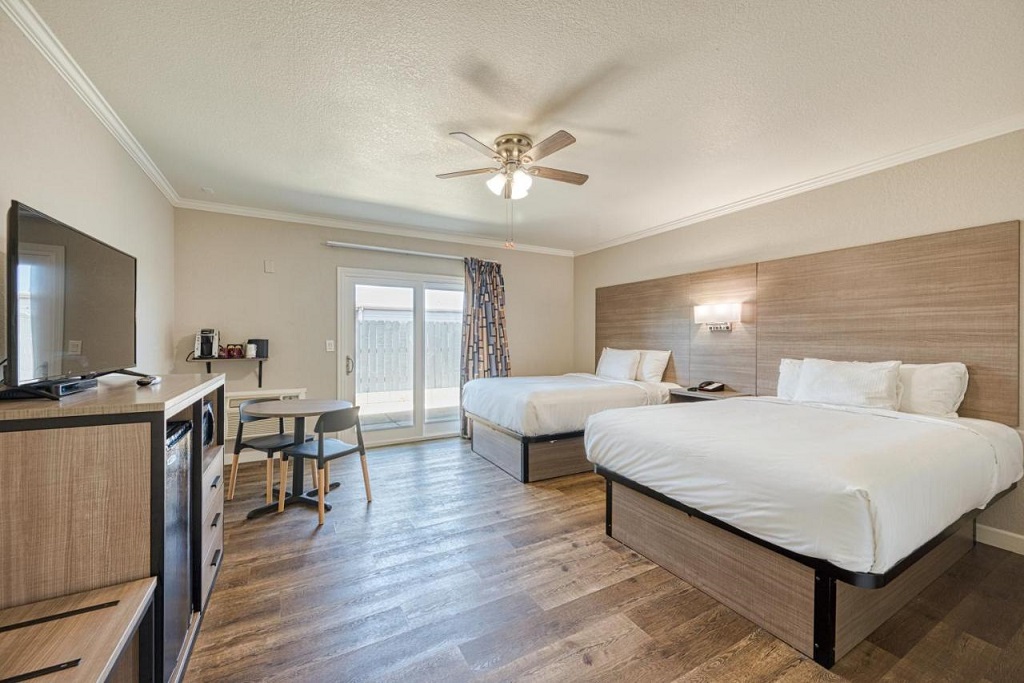 Harbor House Inn - Two Double Bedroom-4