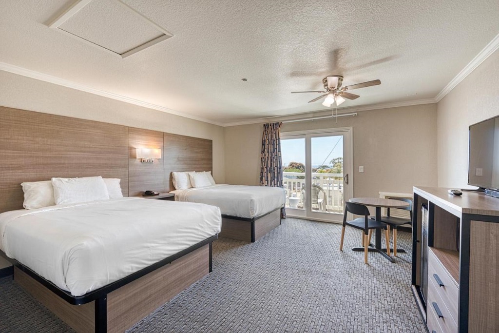 Harbor House Inn - Two Double Bedroom-2