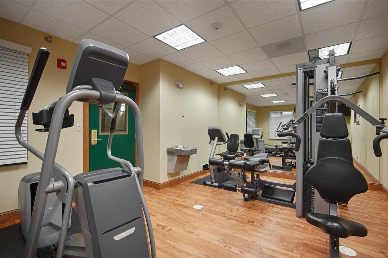 Heritage Hotel and Suites - Fitness Area