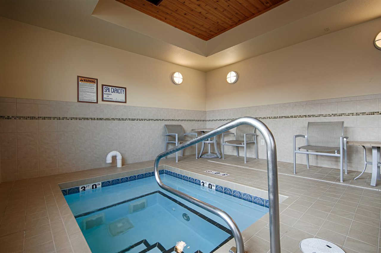 Heritage Hotel and Suites - Indoor Pool-2
