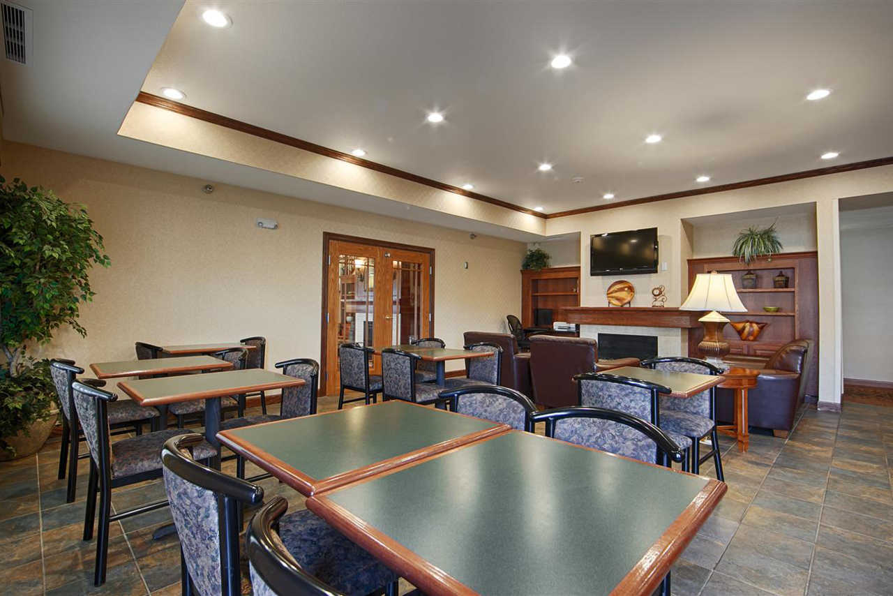 Heritage Hotel and Suites - Lobby Area-4