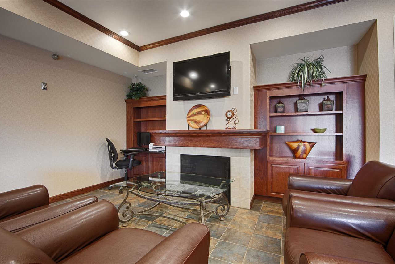 Heritage Hotel and Suites - Lobby Area-2