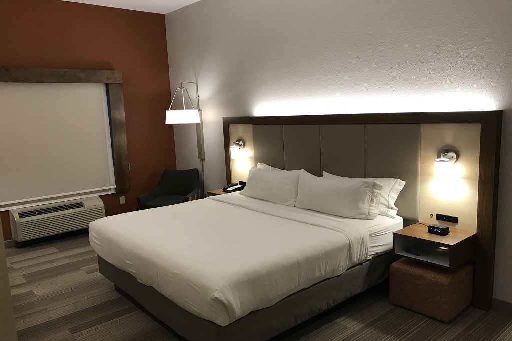 Holiday Inn Express South Davenport - Single Bed Room-1