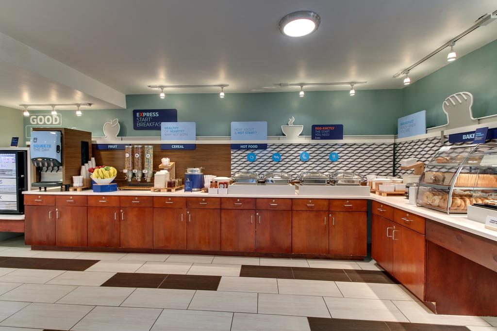 Holiday Inn Express Pittston - Breakfast Area-2