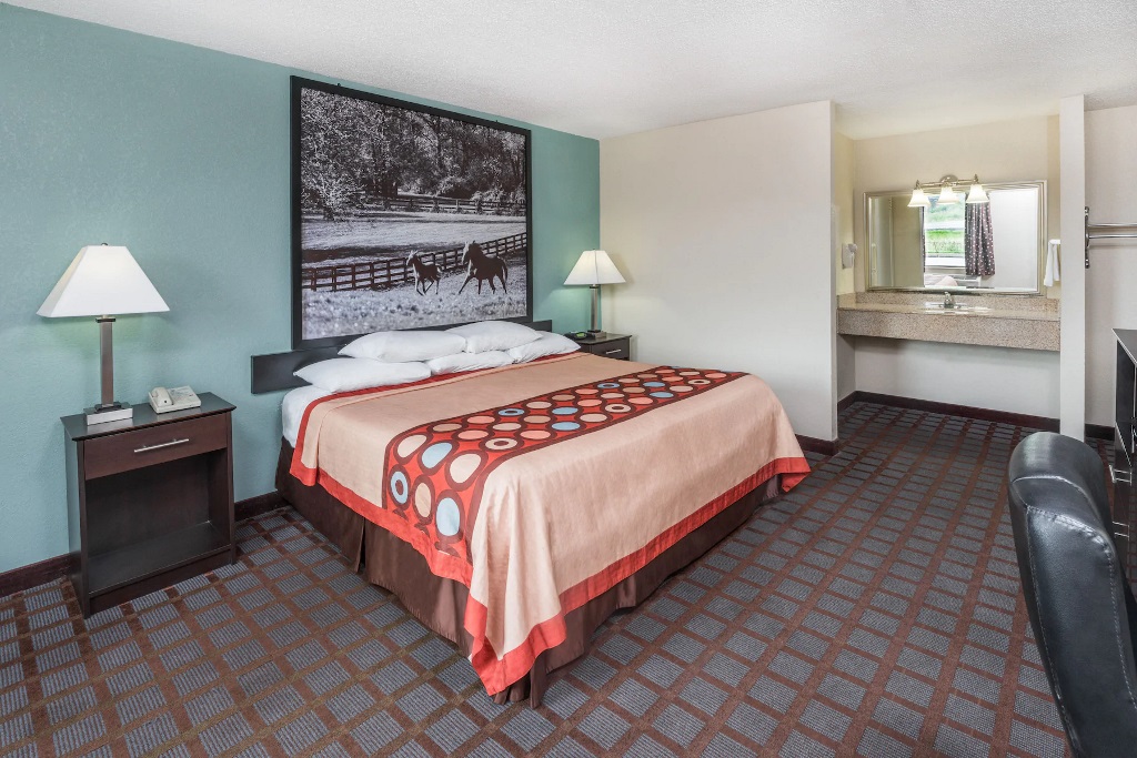 Hotel 7 Inn Paducah - Single Bedroom-1