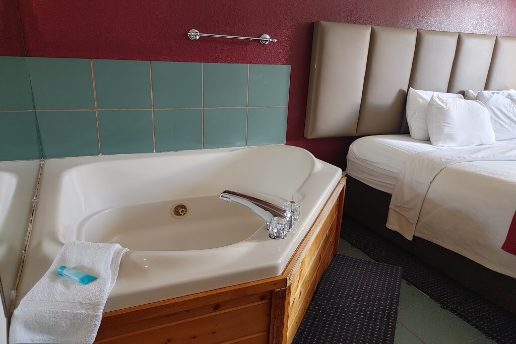 Hotel Pigeon Forge - Suite with Spa Bath-1