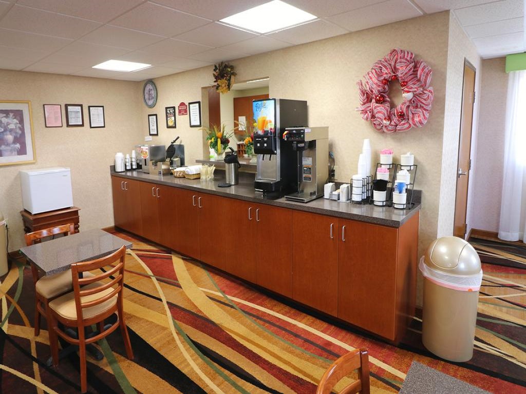 Jefferson-Inn-Dandridge-Breakfast-Area-3