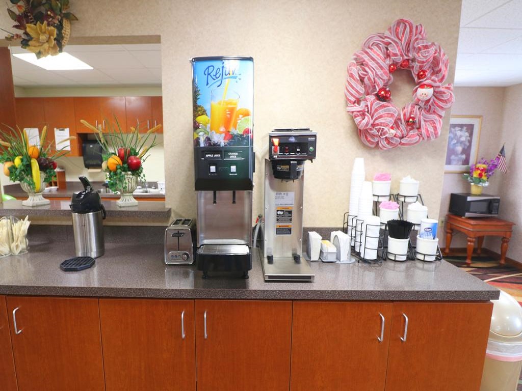 Jefferson-Inn-Dandridge-Breakfast-Area-1