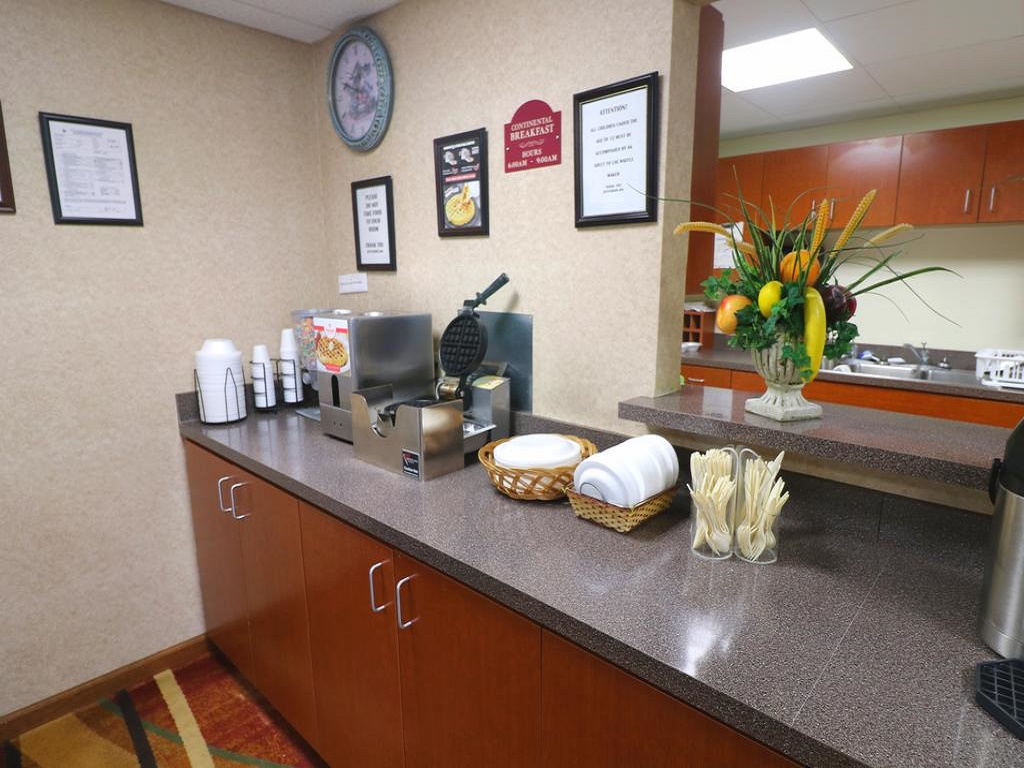 Jefferson-Inn-Dandridge-Breakfast-Area-5