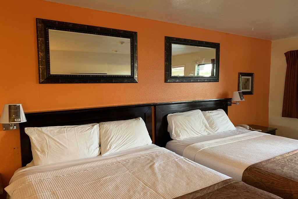 Lancaster Inn - Double Beds Room-2