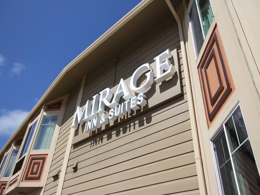 Mirage Inn & Suites - Exterior-3