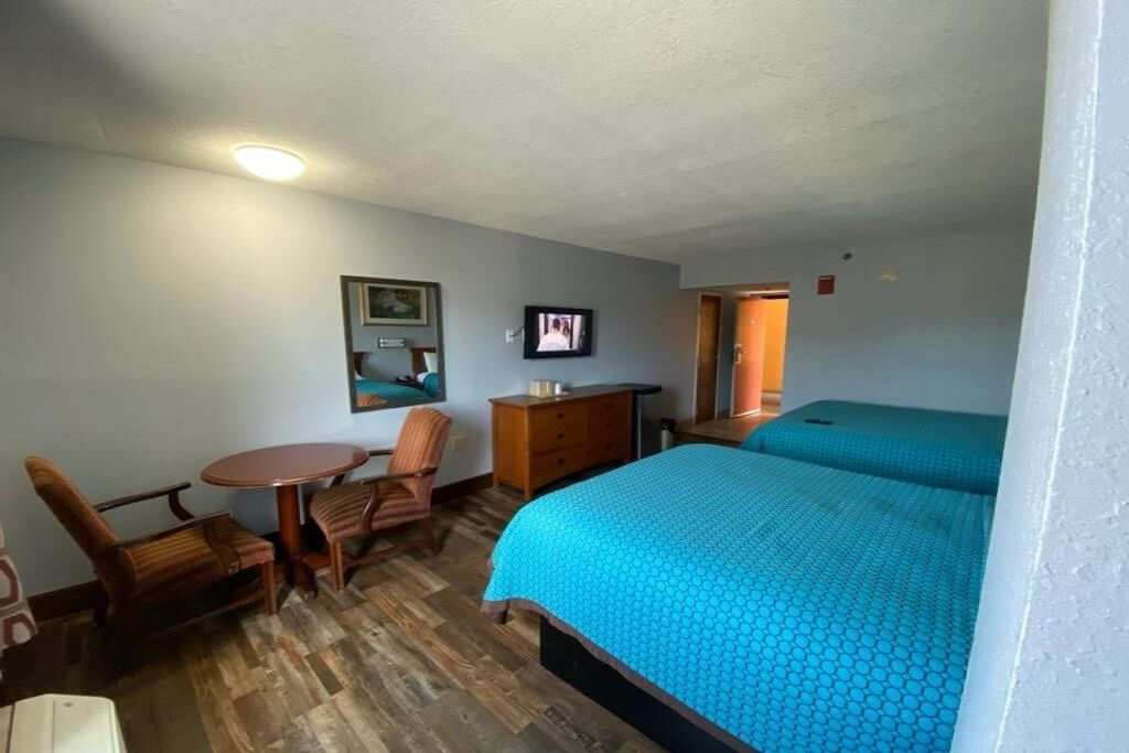 Mountain Vista Inn & Suites - Double Beds Room-2
