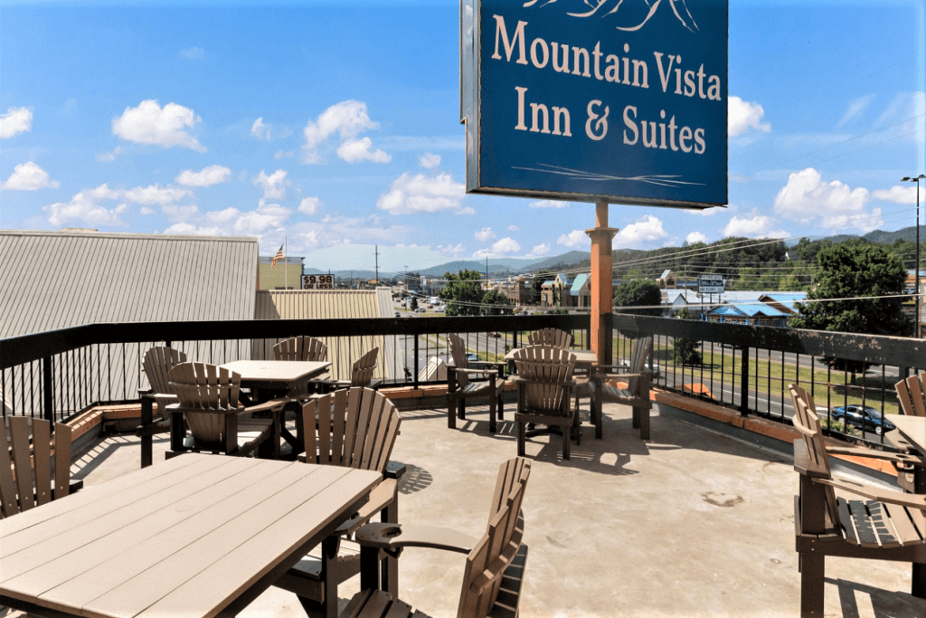 Mountain Vista Inn & Suites - Pint House