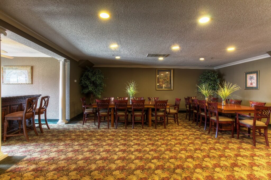 Mountain Vista Inn & Suites - Meeting Area-4